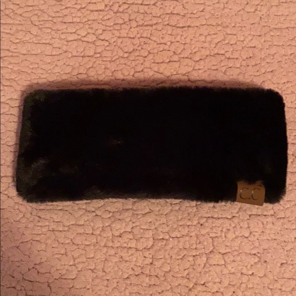 CC Boutique Accessories - Cc Sherpa headwrap!